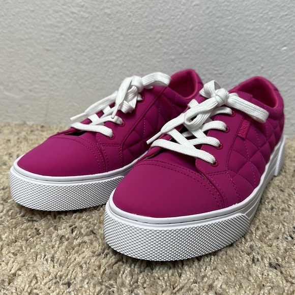 Nine West Hola2-A Low Top Quilted Sneakers Size 10 - Picture 10 of 12